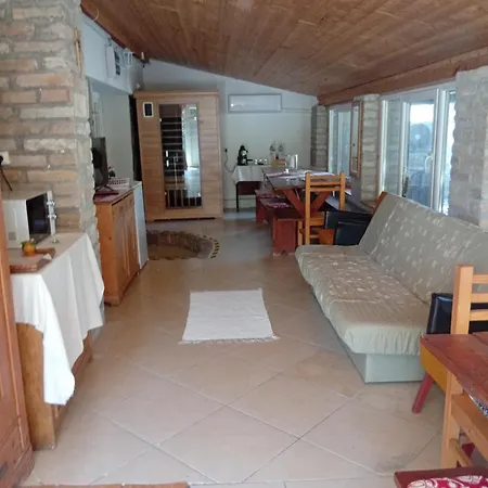 Hagyományőrző és Múltidéző Porta Apartman Báta