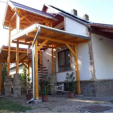 Hagyományőrző és Múltidéző Porta Apartman