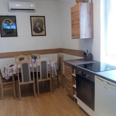Apartman Hagyományőrző és Múltidéző Porta