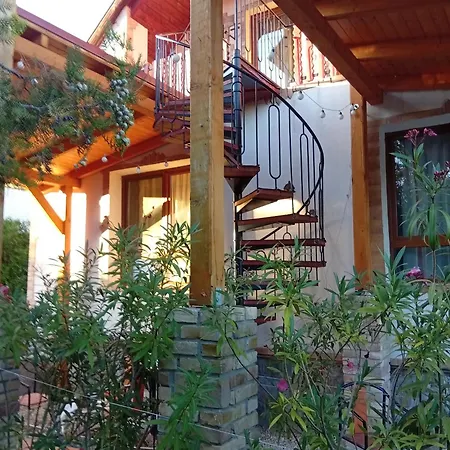 Apartman Hagyományőrző és Múltidéző Porta