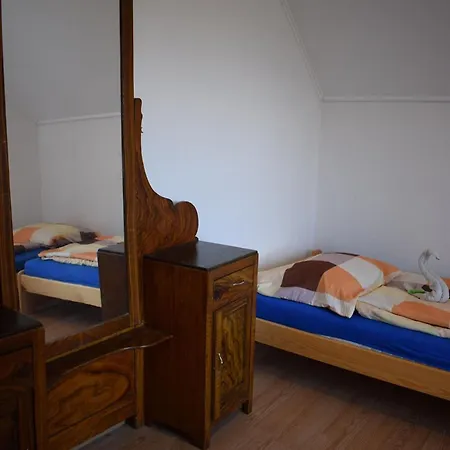 Hagyományőrző és Múltidéző Porta Apartman Báta