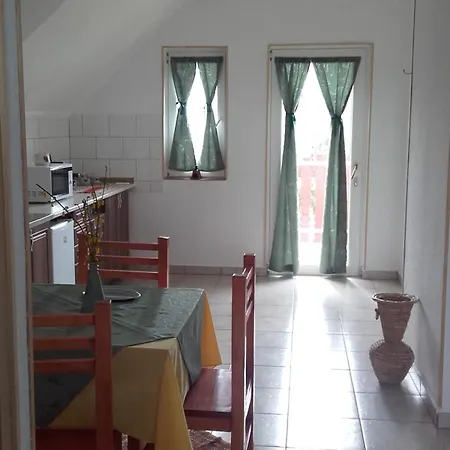 Hagyományőrző és Múltidéző Porta