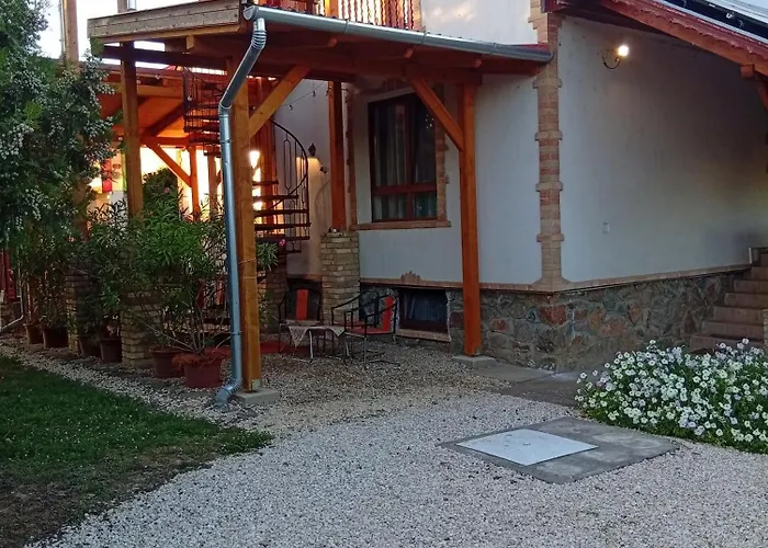 Hagyomanyorzo Es Multidezo Porta