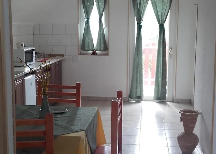 Hagyomanyorzo Es Multidezo Porta